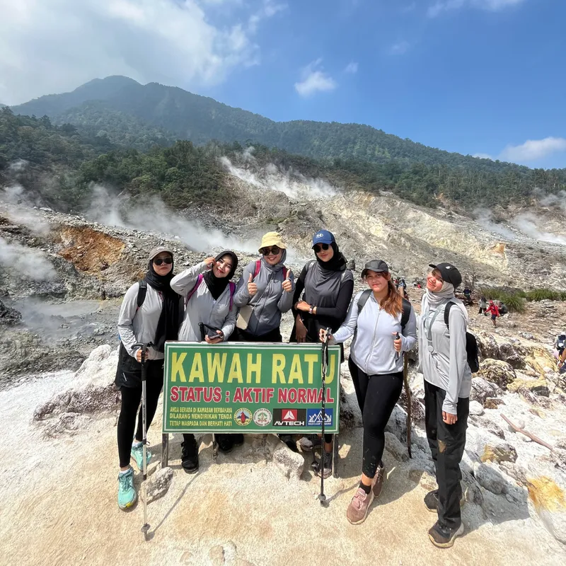 Trekking Kawah Ratu via Cidahu